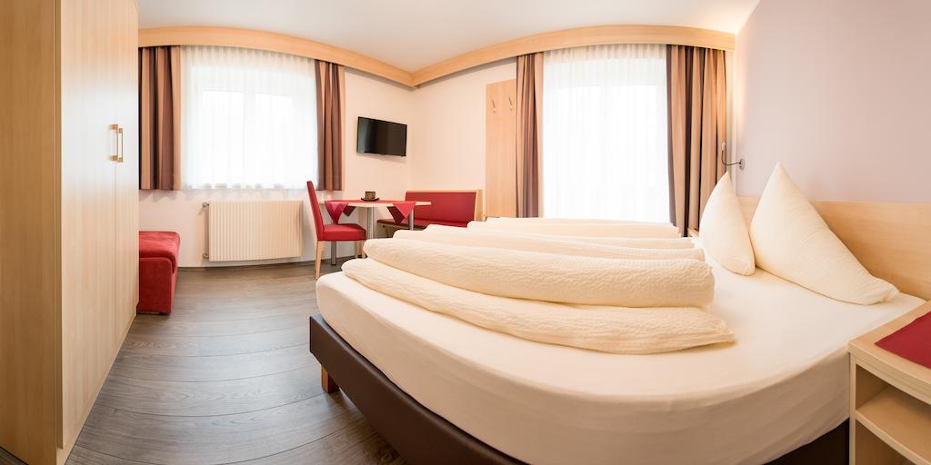 Pension Roasthof Neustift im Stubaital Quarto foto
