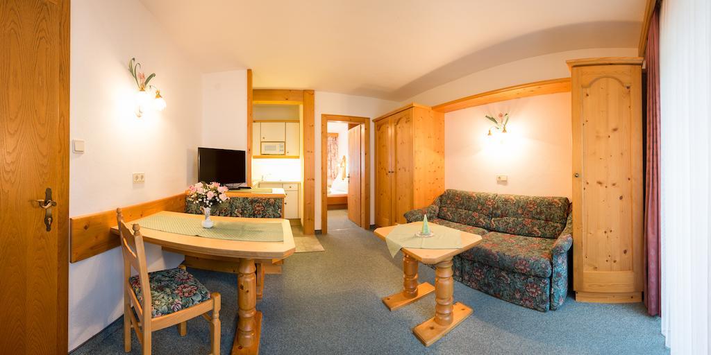 Pension Roasthof Neustift im Stubaital Quarto foto