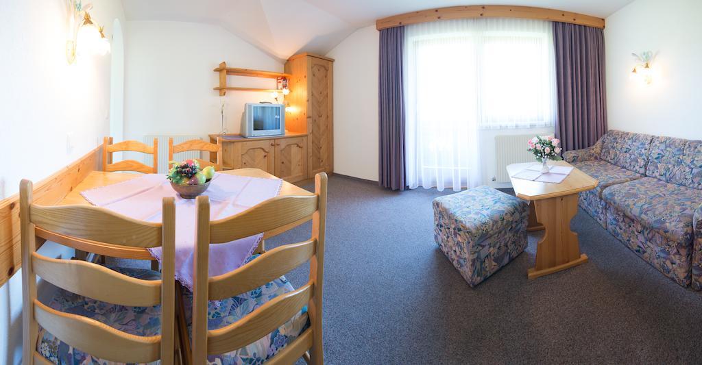 Pension Roasthof Neustift im Stubaital Quarto foto